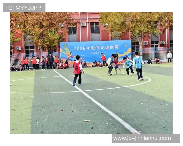 小学足球摄影展现孩子们的激情与梦想记录成长的每一个精彩瞬间